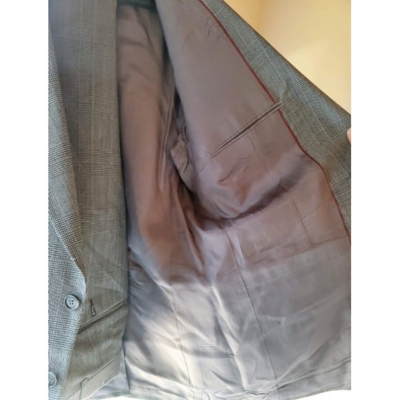 Grey suit - Picture 3 of 6